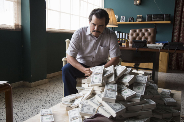 plata o plomo ´– — narcos mexico → 2.02 ( for @lalunarian )