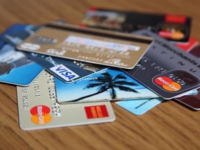 Look for these features in credit cards while online shopping - ఆన్‌లైన్ షాపింగ్‌కు క్రెడిట్ కార్డులు వాడుతున్నారా?